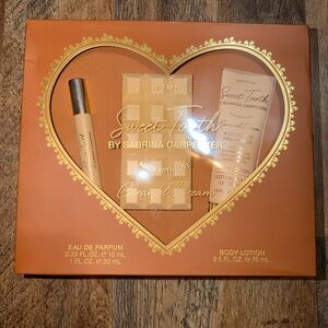 Sweet Tooth Gift Set by Sabrina Carpenter